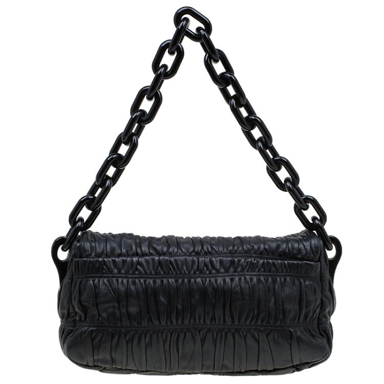 black chain shoulder bag