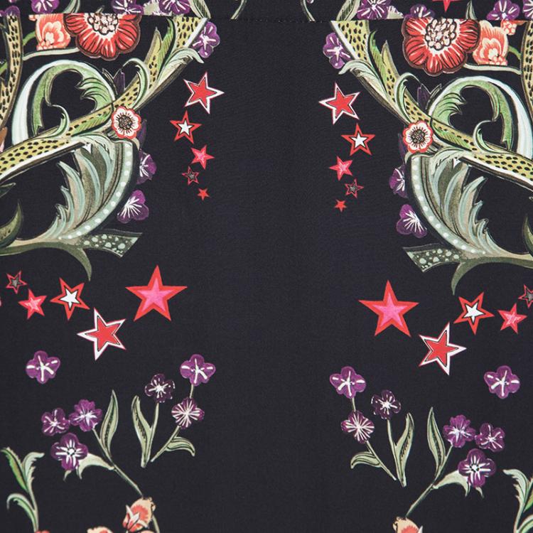 مملوكة مسبقًا Roberto Cavalli Black Floral Printed Silk Tassel Detail Blouse and Skirt Set S