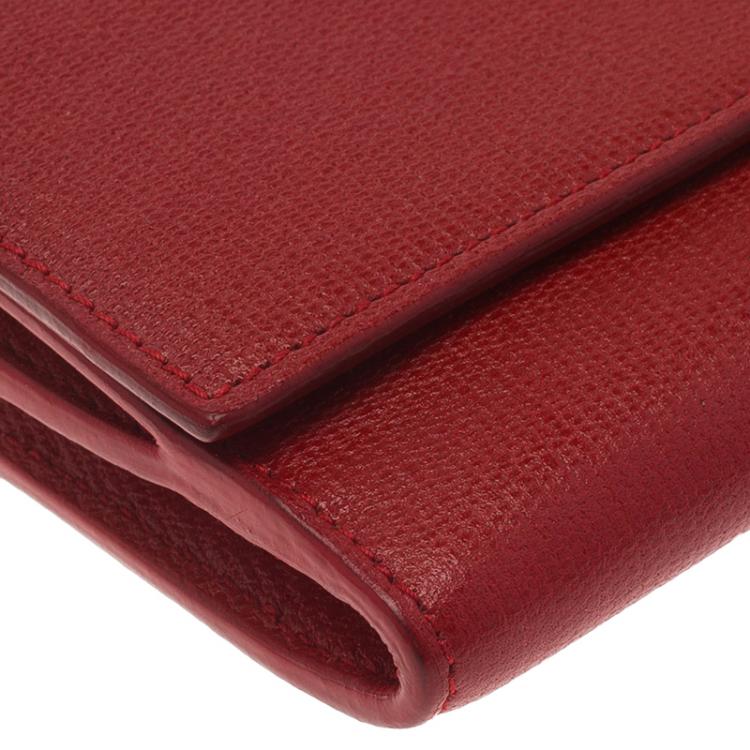 مملوكة مسبقًا Saint Laurent Paris Red Leather Y Line Continental Wallet