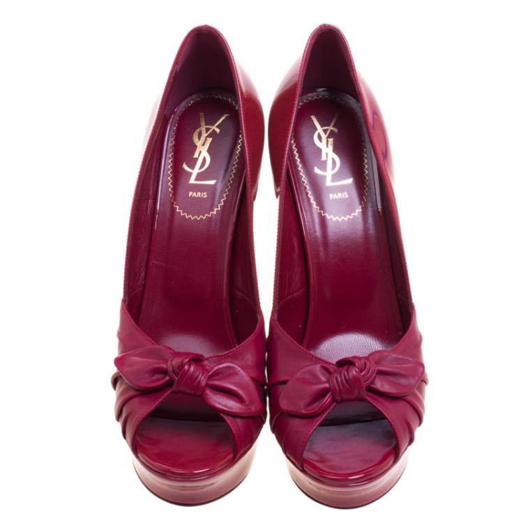 مملوكة مسبقًا Saint Laurent Paris Cherry Red Leather Palais B 105 Peep Toe Bow Platform Pumps Size 40