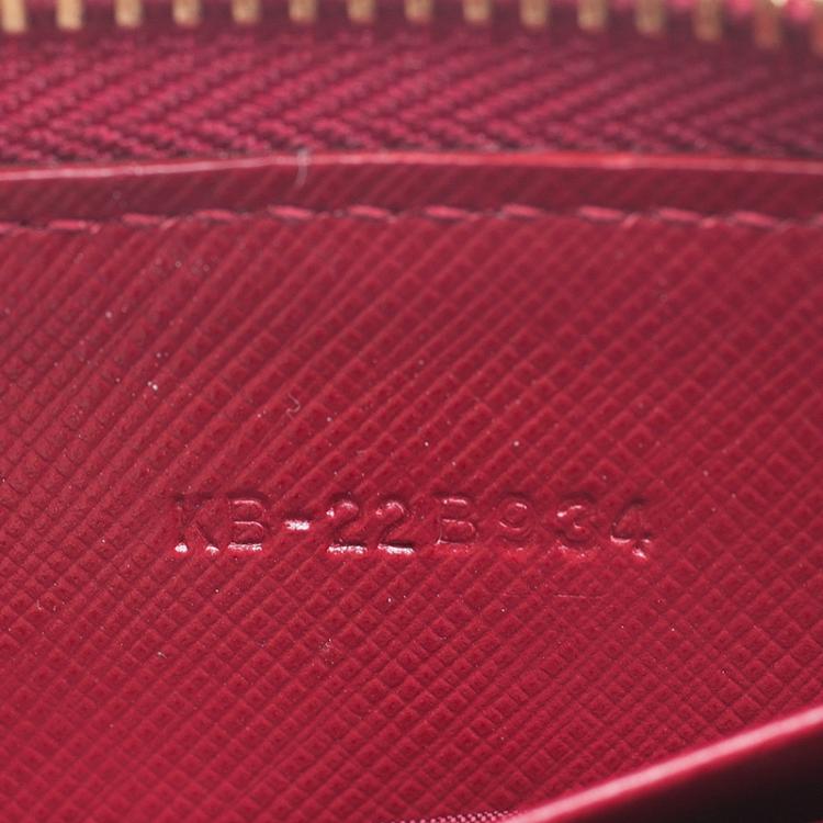 Pre Owned Salvatore Ferragamo Red Leather Double Gancio Zip-Around Wallet on Chain 