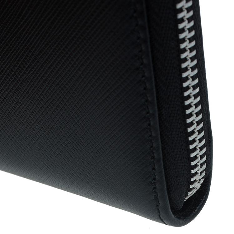Pre Owned Salvatore Ferragamo Black Leather Double Gancio Zip-Around Wallet on Chain