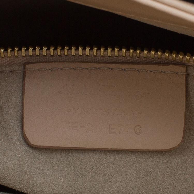 Pre Owned Salvatore Ferragamo Beige Leather Elly Shoulder Bag