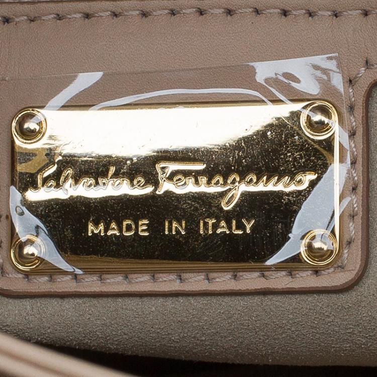 Pre Owned Salvatore Ferragamo Beige Leather Elly Shoulder Bag