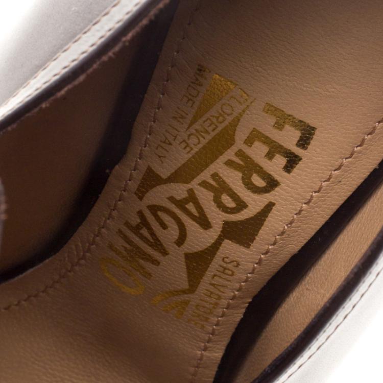 مملوكة مسبقًا Salvatore Ferragamo Brown Leather Nume Glass Booties Size 38.5