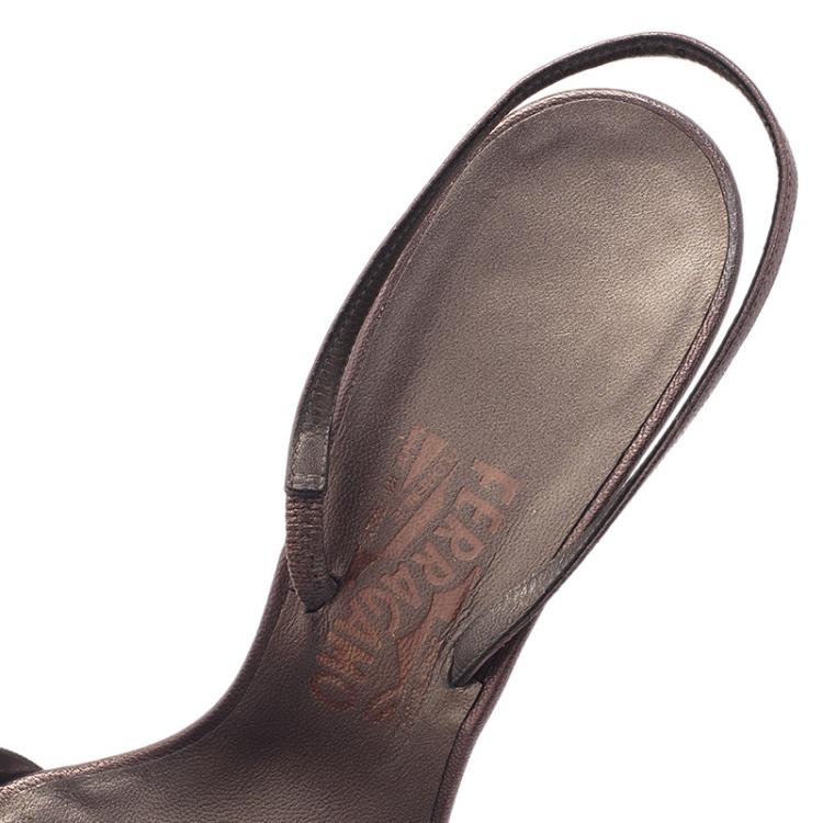 Pre Owned Salvatore Ferragamo Grey Leather Gangy Slingback Sandals Size 40