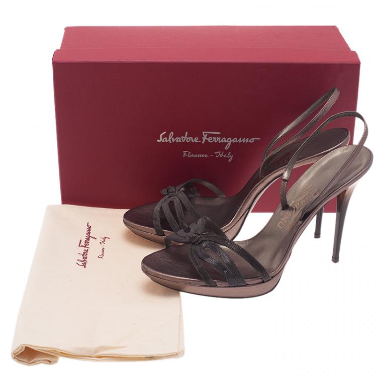 Pre Owned Salvatore Ferragamo Grey Leather Gangy Slingback Sandals Size 40