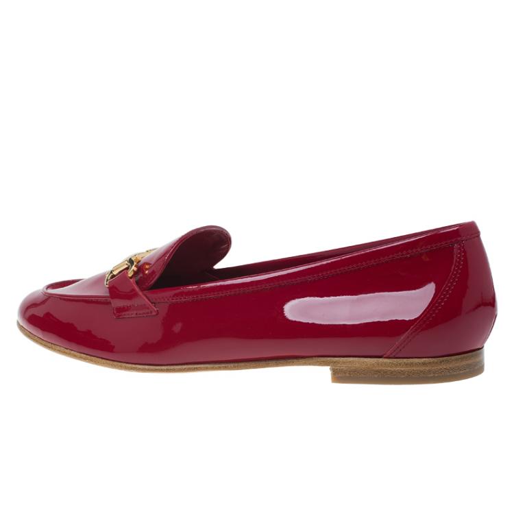 مملوكة مسبقًا Salvatore Ferragamo Red Patent Loafers Size 40.5