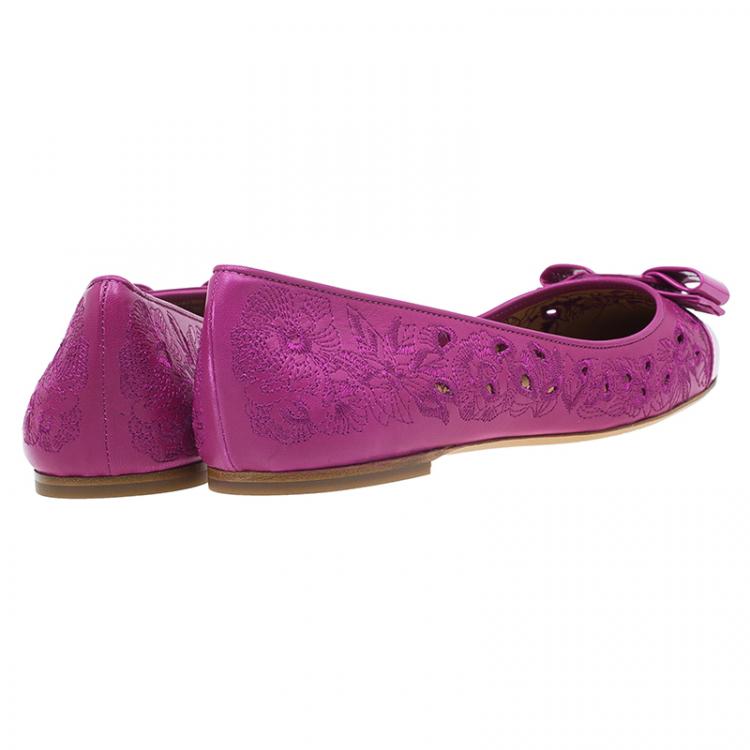 Pre Owned Salvatore Ferragamo Pink Varina Leather Laser Cut Out Ballet Flats Size 40.5