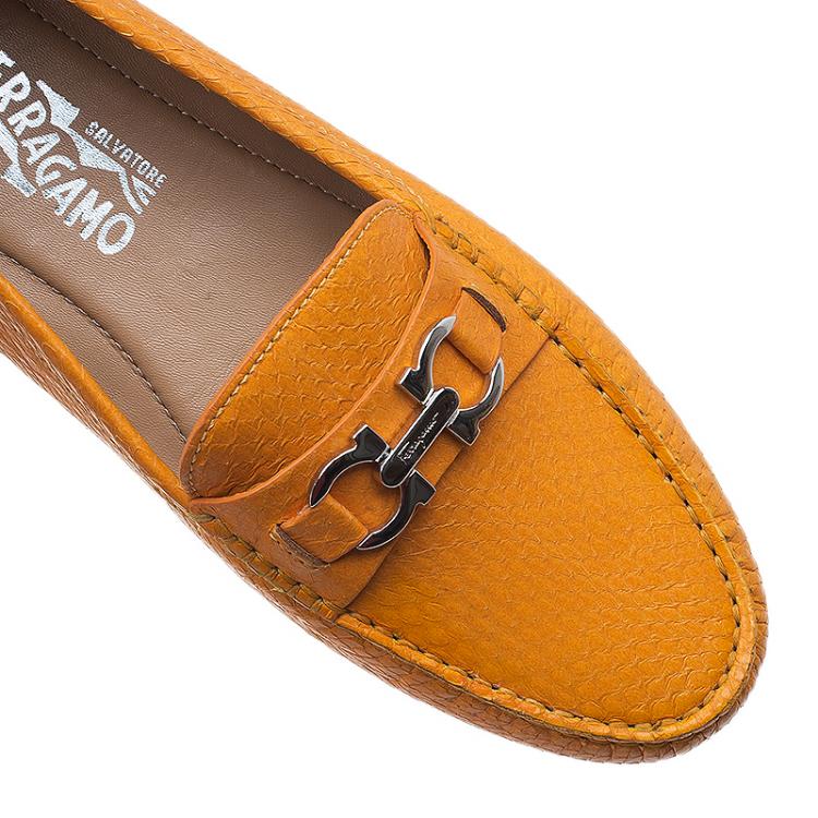 Pre Owned Salvatore Ferragamo Yellow Lizzard Embossed Loafers Size 39.5