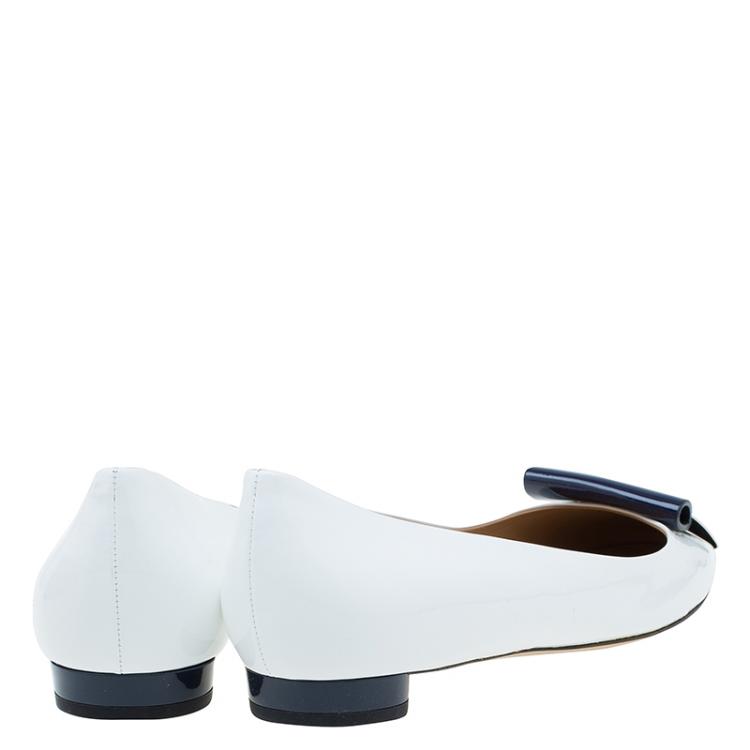 Pre Owned Salvatore Ferragamo White Patent Metal Plaque Ballet Flats Size 39.5