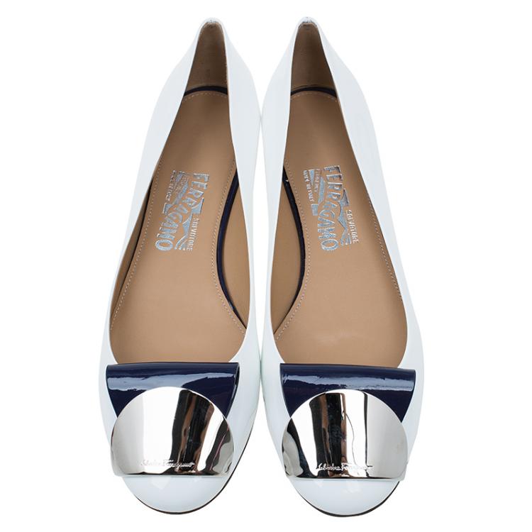 Pre Owned Salvatore Ferragamo White Patent Metal Plaque Ballet Flats Size 39.5