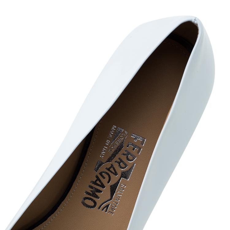 Pre Owned Salvatore Ferragamo White Patent Metal Plaque Ballet Flats Size 39.5