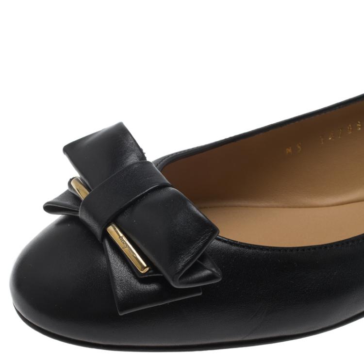 مملوكة مسبقًا Salvatore Ferragamo Black Leather Rubia Ballet Flats Size 40.5