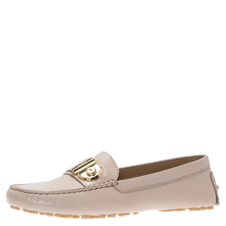 Pre Owned Salvatore Ferragamo Beige Leather Fiamma Loafers Size 40