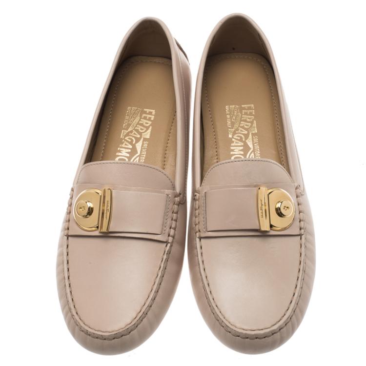 Pre Owned Salvatore Ferragamo Beige Leather Fiamma Loafers Size 40