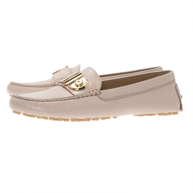 Pre Owned Salvatore Ferragamo Beige Leather Fiamma Loafers Size 40
