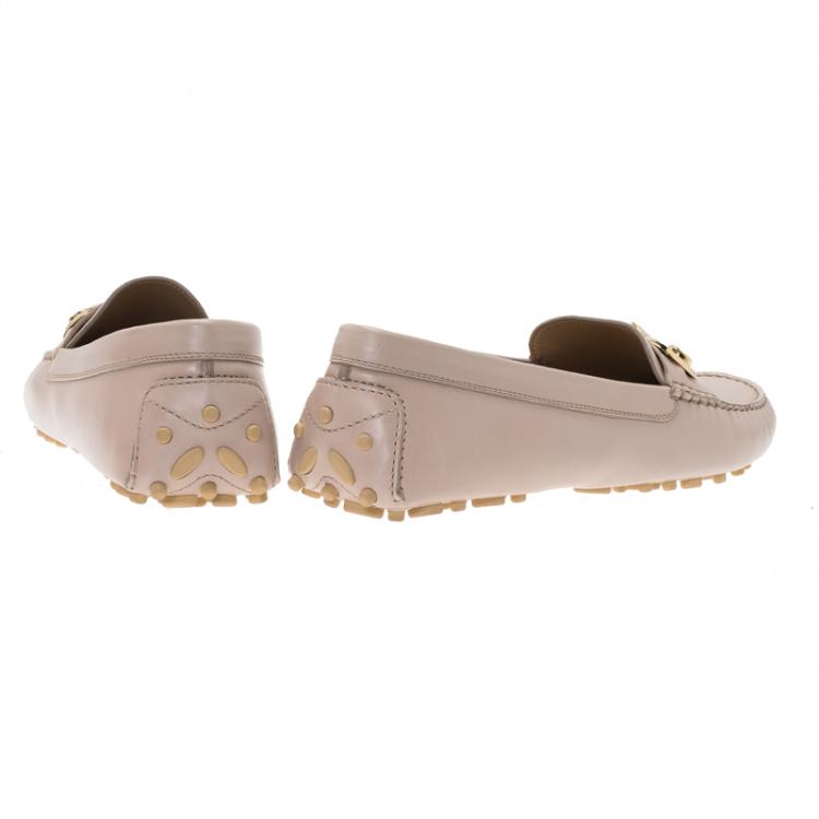 Pre Owned Salvatore Ferragamo Beige Leather Fiamma Loafers Size 40