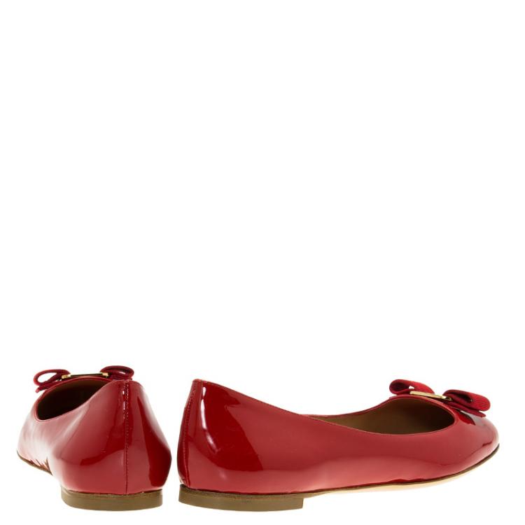 مملوكة مسبقًا Salvatore Ferragamo Red Patent Varina Ballet Flats Size 41