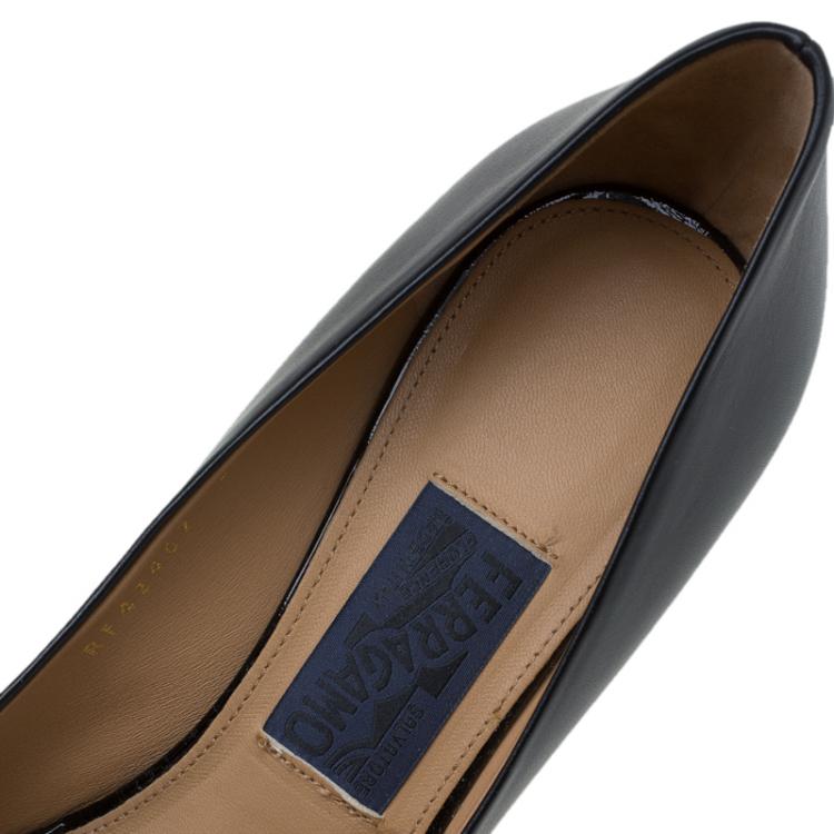 Pre Owned Salvatore Ferragamo Black Leather Ninfea Lucite Block Heel Pumps Size 40.5