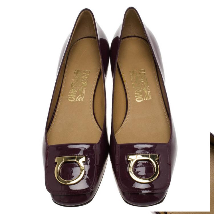 مملوكة مسبقًا Salvatore Ferragamo Purple Patent Rebi Gancio Buckle Ballet Flats Size 41