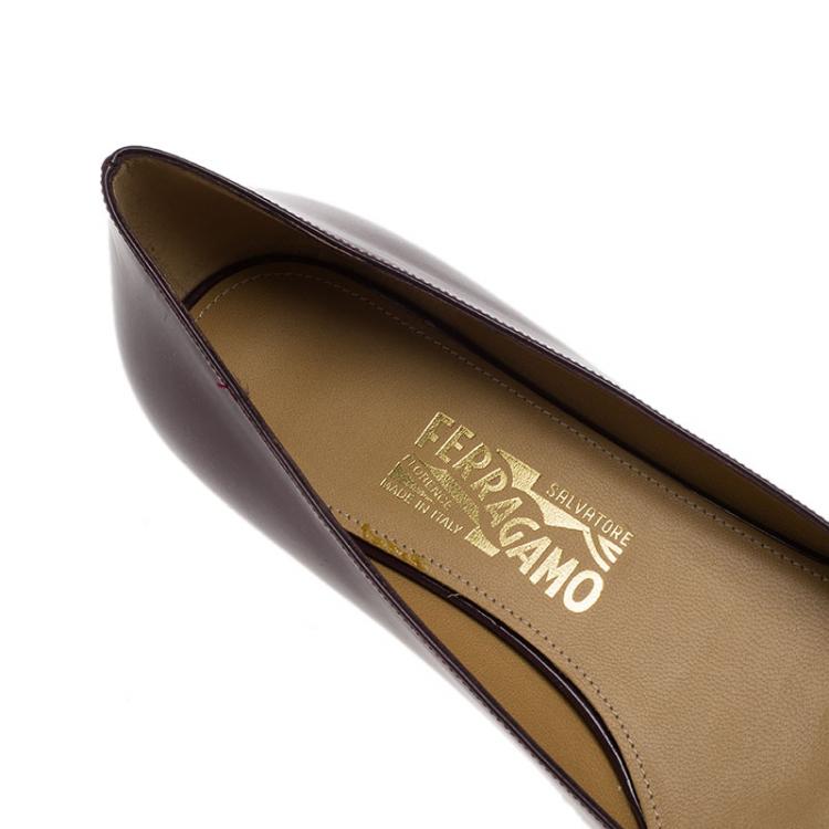 مملوكة مسبقًا Salvatore Ferragamo Purple Patent Rebi Gancio Buckle Ballet Flats Size 41