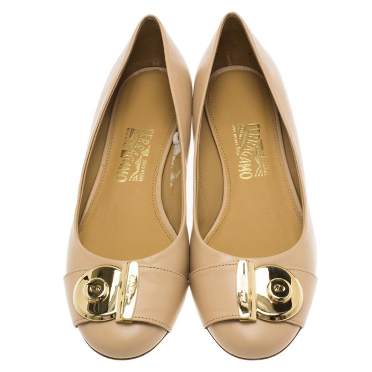 Pre Owned Salvatore Ferragamo Beige Leather Fiamma Keyhole Ballet Flats Size 39.5