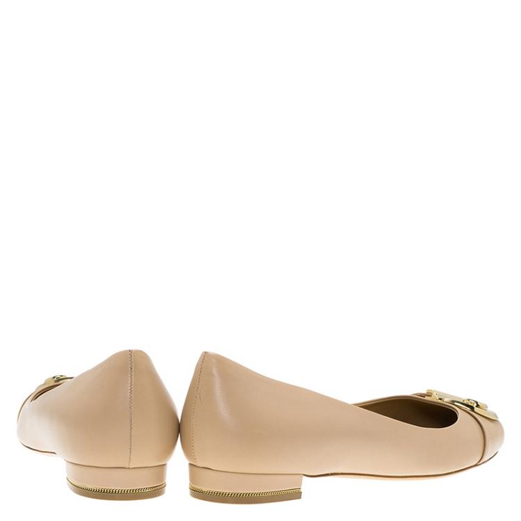 Pre Owned Salvatore Ferragamo Beige Leather Fiamma Keyhole Ballet Flats Size 39.5