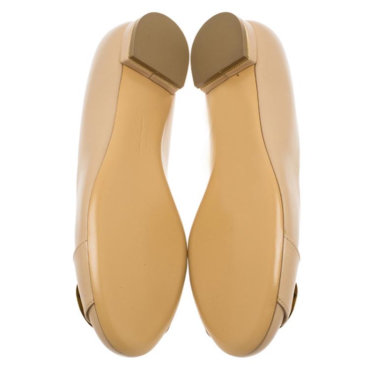 Pre Owned Salvatore Ferragamo Beige Leather Fiamma Keyhole Ballet Flats Size 39.5