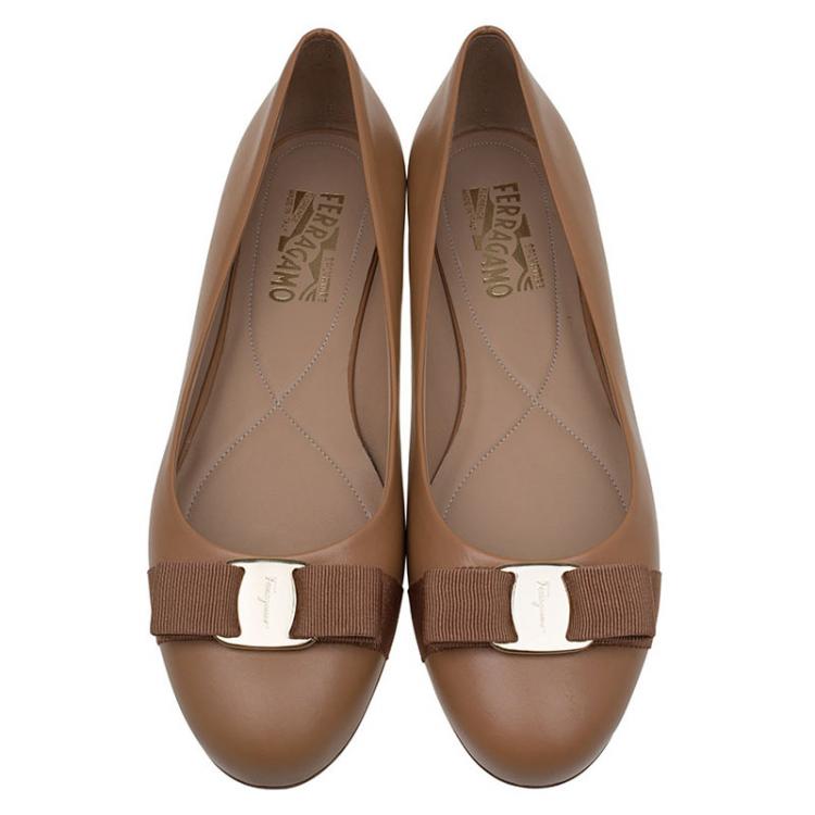 Pre Owned Salvatore Ferragamo Beige Leather Varina Ballet Flats Size 40.5