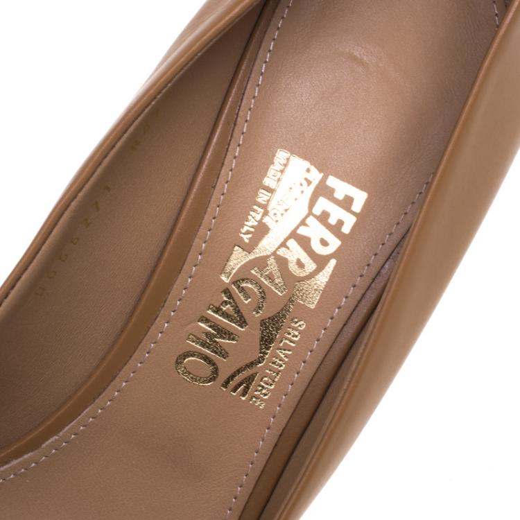 Pre Owned Salvatore Ferragamo Beige Leather Pola Vara Bow Peep Toe Pumps Size 41