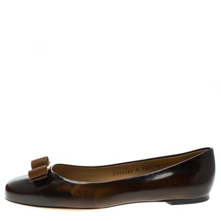 مملوكة مسبقًا Salvatore Ferragamo Two Tone Brown Leather Varina Ballet Flats Size 40.5