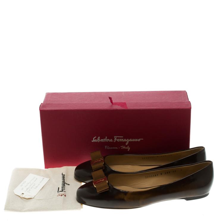 مملوكة مسبقًا Salvatore Ferragamo Two Tone Brown Leather Varina Ballet Flats Size 40.5