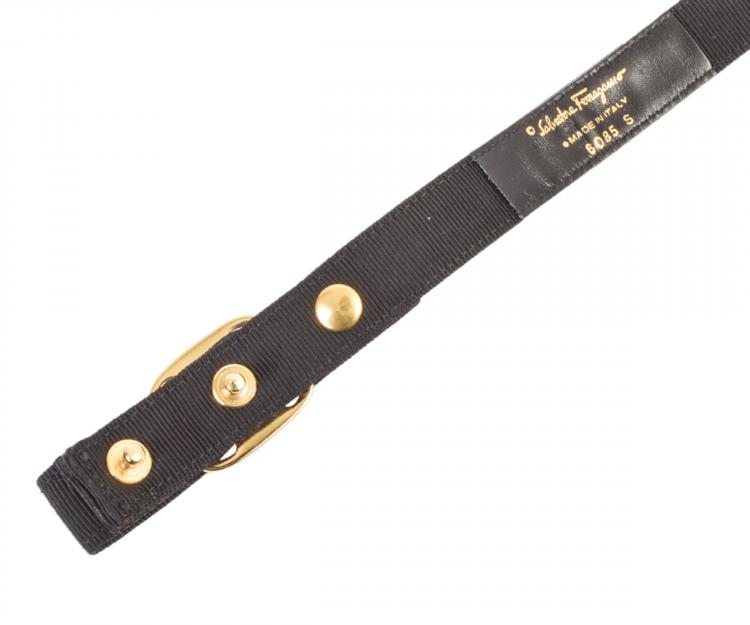 مملوكة مسبقًا Salvatore Ferragamo Black Leather and Canvas Vara Bow Belt 80 CM