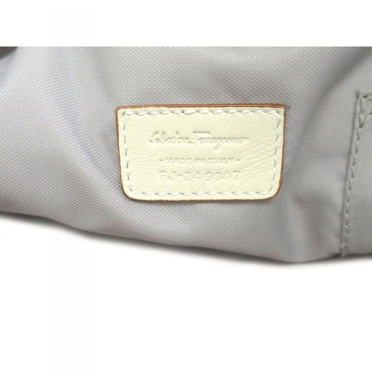 Pre Owned Salvatore Ferragamo OFF White Leather Shoulder Bag