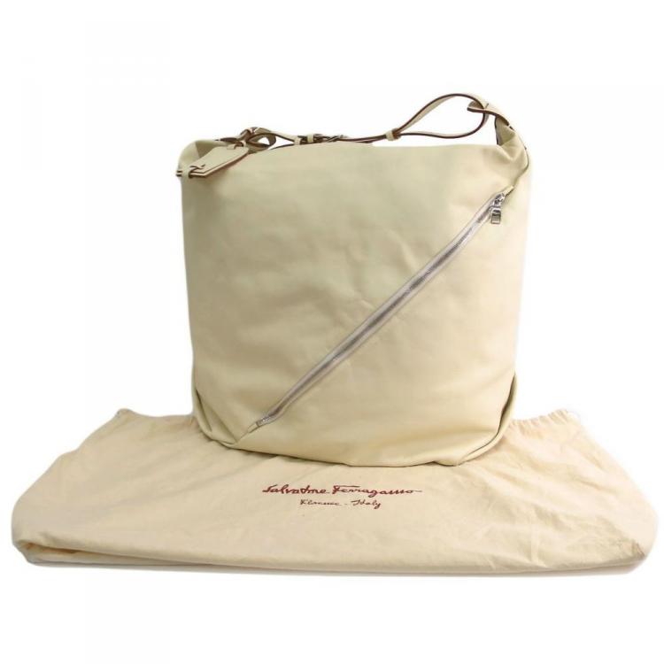 Pre Owned Salvatore Ferragamo OFF White Leather Shoulder Bag