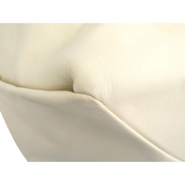 Pre Owned Salvatore Ferragamo OFF White Leather Shoulder Bag