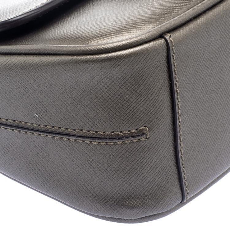 Pre Owned Salvatore Ferragamo Metallic Grey Fancy Leather Chain Shoulder Bag