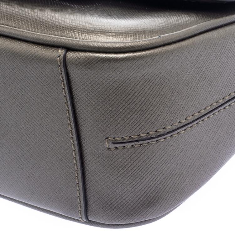 Pre Owned Salvatore Ferragamo Metallic Grey Fancy Leather Chain Shoulder Bag