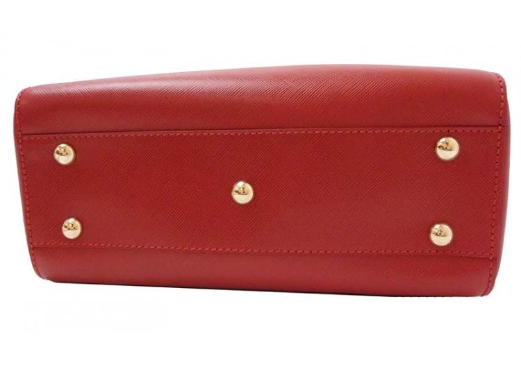 Pre Owned Salvatore Ferragamo Red Saffiano Leather Small Batik Tote