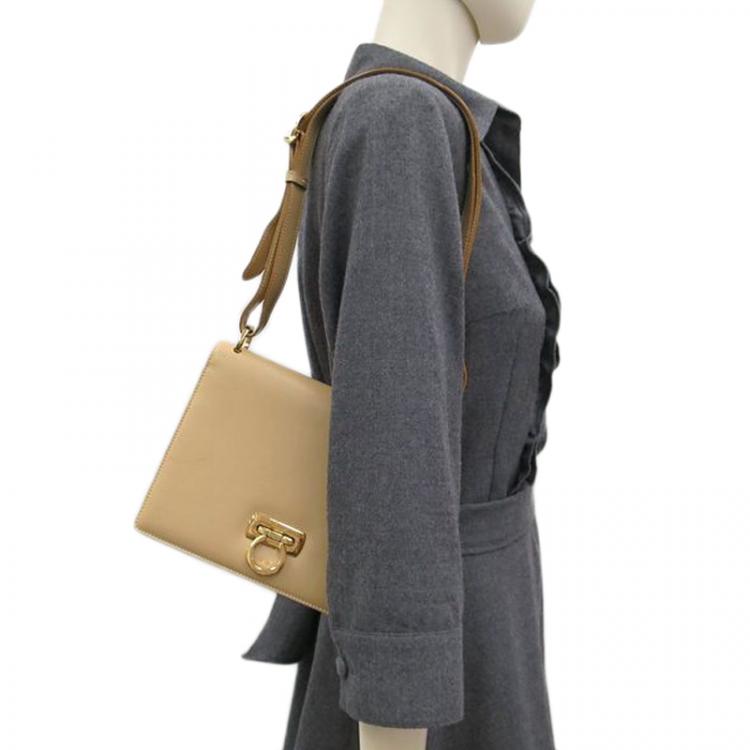 Pre Owned Salvatore Ferragamo Beige Leather Gancini Shoulder Bag