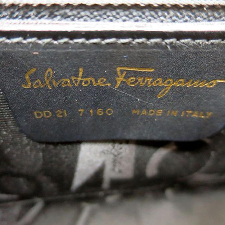 Pre Owned Salvatore Ferragamo Beige Leather Gancini Shoulder Bag