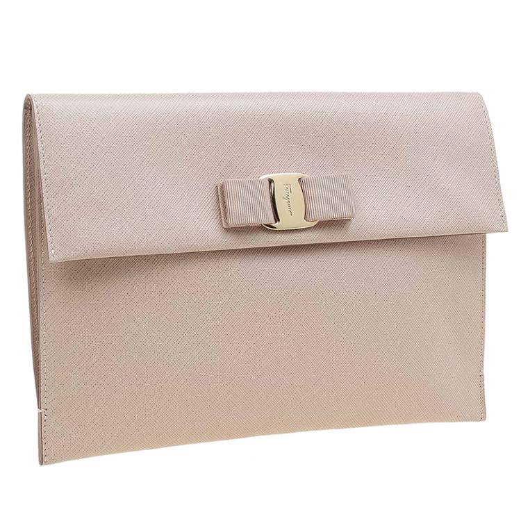 Pre Owned Salvatore Ferragamo Beige Leather Miss Vara Clutch