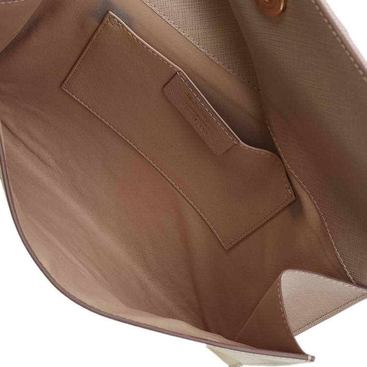 Pre Owned Salvatore Ferragamo Beige Leather Miss Vara Clutch