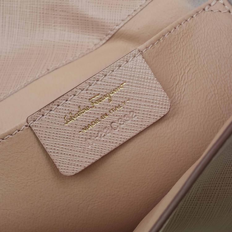 Pre Owned Salvatore Ferragamo Beige Leather Miss Vara Clutch