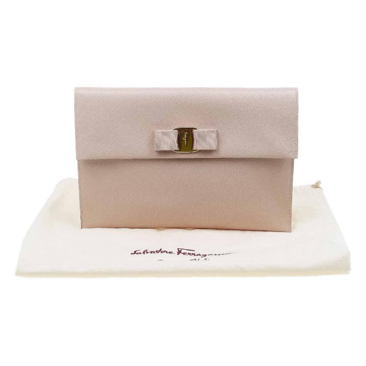 Pre Owned Salvatore Ferragamo Beige Leather Miss Vara Clutch