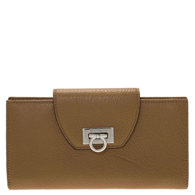 Pre Owned Salvatore Ferragamo Tan Leather Gancio Continental Wallet