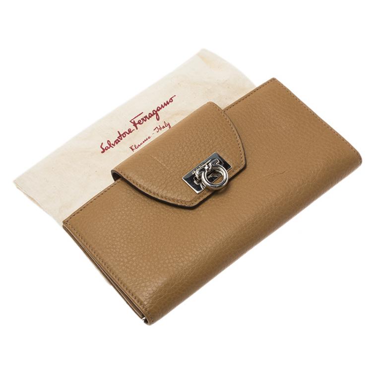 Pre Owned Salvatore Ferragamo Tan Leather Gancio Continental Wallet