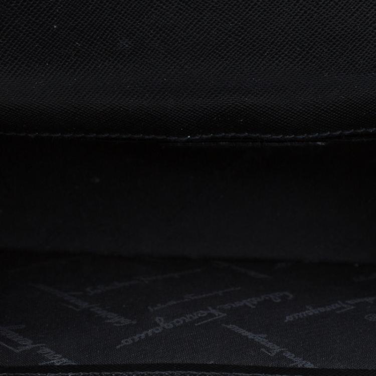 مملوكة مسبقًا Salvatore Ferragamo Black Leather Chain Clutch Bag