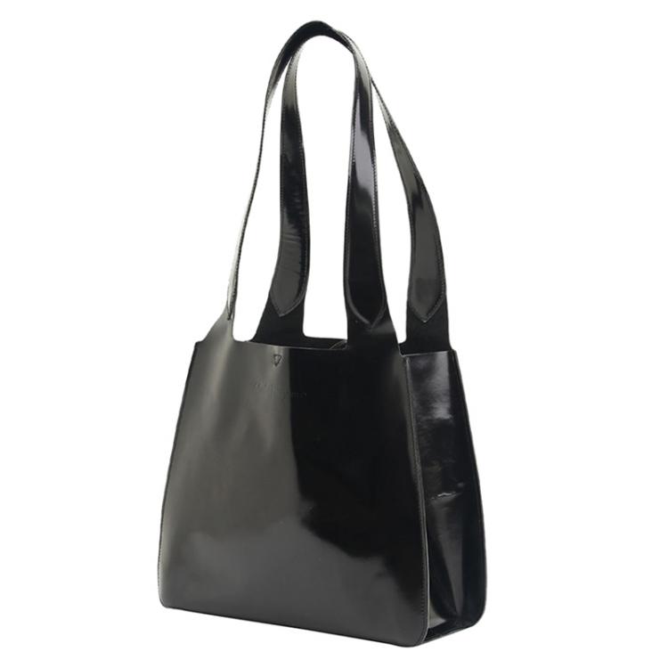 مملوكة مسبقًا Salvatore Ferragamo Black Shiny Leather Shoulder Bag